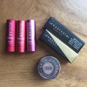 Mini makeup bundle